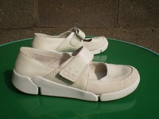 CLARKS ARTISAN CREAM HIKING/