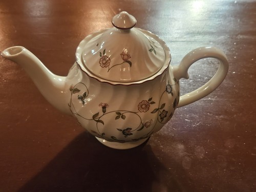 Staffordshire oakwood teapot - ,