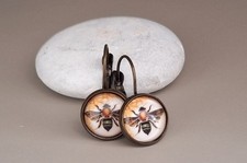 Vintage Style Bee Leverback