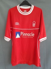 Nottingham Forest Home Shirt 2000. Medium. Original Umbro. Red Adults Top M.