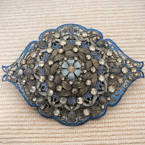 Lovely large antique brooch - lovely,