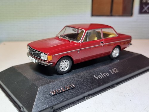 Volvo 142 red 1973 facelift - volvo,