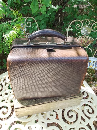 Edwardian leather travel bag - travel,