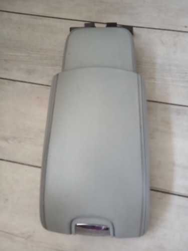 Jaguar x358 front - jaguar, centre