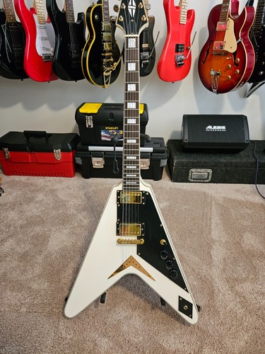 Flying style electric guitar - style,