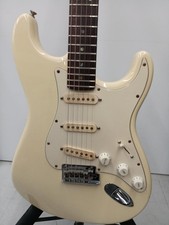 FENDER AMERICAN DELUXE STRATOCASTER Used 2000 Alder body Maple neck w/Hard case