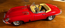 Burago 1/18 Jaguar E-Type Convertible 1961 Classic Carmen Red - no box