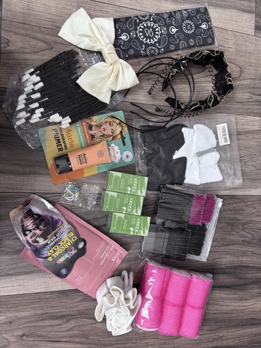 Large bundle hair - bundle, of
