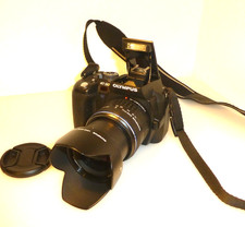 Olympus E-500 DIGITAL SLR with