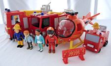 FIREMAN SAM PLAYSET WITH 4