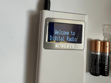Roberts Sports DAB 5 DAB/DAB+/FM RDS Digital Radio + Earphone + Batteries. P W O
