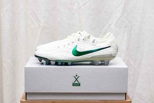 Brand new nike tiempo legend - "brand,