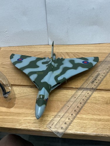 Avro vulcan raf memorial - avro,