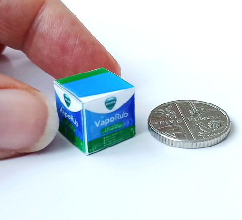 Dolls house miniature - miniature, *