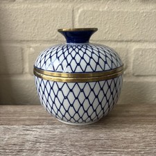 Benjarong Thai Dish bowl w/ Lid Blue White Ceramic Porcelain urn pretty 