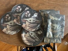 Mandalorian 8” Paper Party Plates and Napkins New Wrapped Baby Yoda