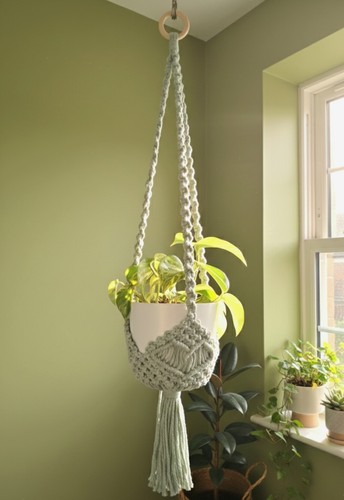 Small macrame plant hanger - small,