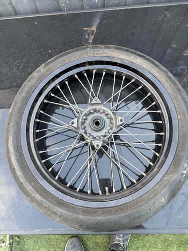 Front wheel for sinnis