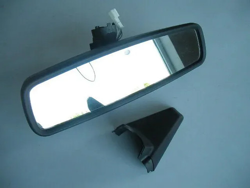 Automatic blinding mirror
