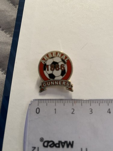 Arsenal pin badges - arsenal,