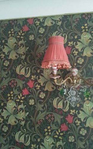 Pink pleated clip - pink, clip-on
