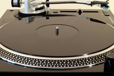 Gloss black turntable platter - black,