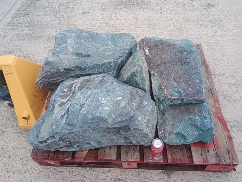 Large granite garden - ,