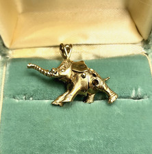9ct Yellow Gold Dumbo Pendant