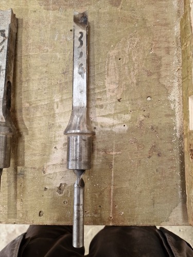 Hollow mortise chisel and - mortise,