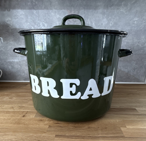 Green enamel round - green,