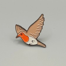 FLYING ROBIN BIRD ENAMEL PIN BADGE - NEW