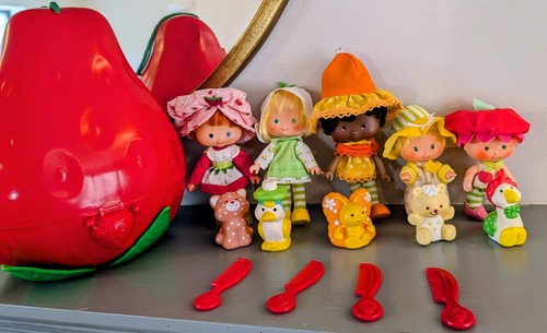 Strawberry shortcake vintage - strawberry,