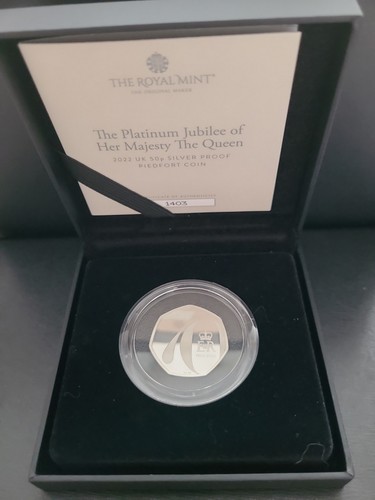 The platinum jubilee - platinum, her
