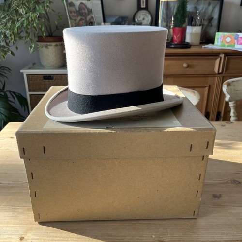 Antique boxed grey fur felt - boxed,