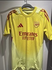 Arsenal Men’s Player Issue