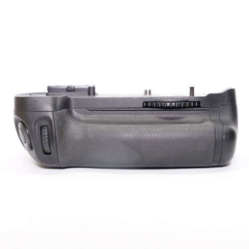 Used nikon d14 - mb-d14, grip