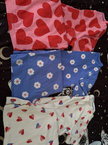 Shorts and shirt pyjamas - x, t