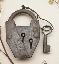 Antique Iron Large Size Pad