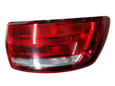 16-19 AUDI A4 B9 AVANT / ESTATE REAR RIGHT O/S/R OUTER TAIL LIGHT 8W9945070