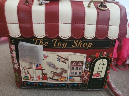 Vendula london toy shop grab - london,