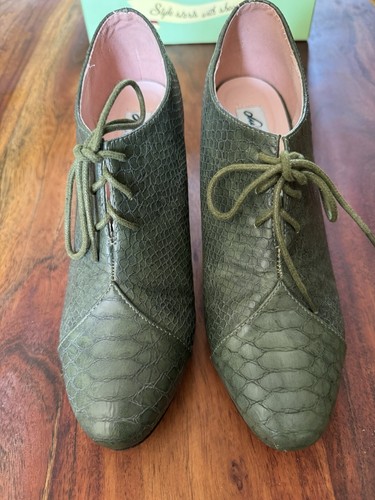 1940s style green lace - green,