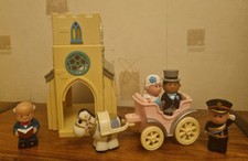 Elc Happyland Wedding bundle: Church with sounds, Horse/Carriage, 4 Figures  VGC