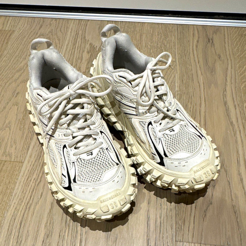 Balenciaga defender bouncer - balenciaga,
