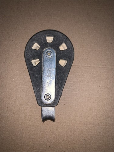 Plain bearing pulley - pulley, block