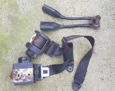 Triumph Stag seat belts front