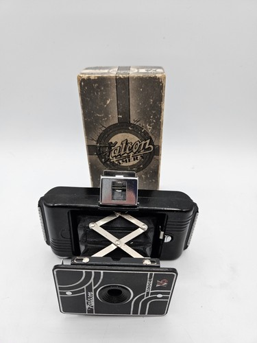 1935 bakelite falcon - **,