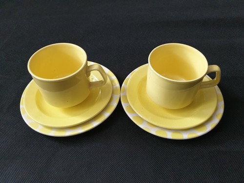 Vintage pair tams - pair, yellow