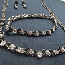 Vintage Monet Jewelry Set – Necklace, Bracelet & Earrings 