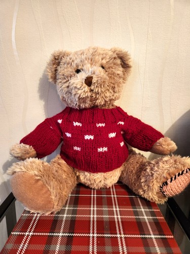 Teddy bear knitted clothes