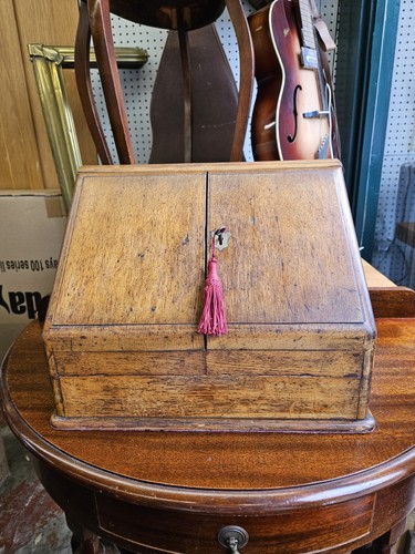Late 19th century oak - 19th, sloping